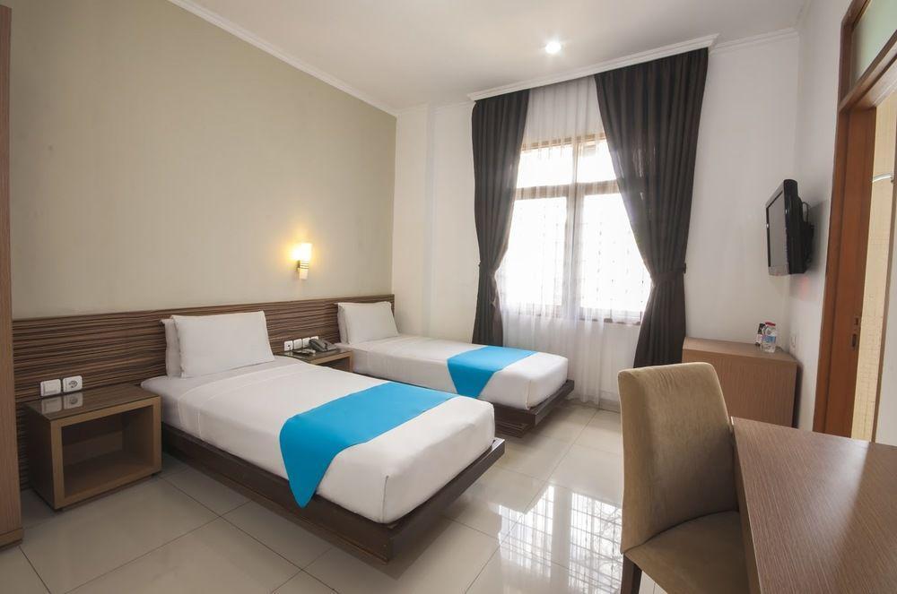 Caryota Hotel Bandung Buitenkant foto