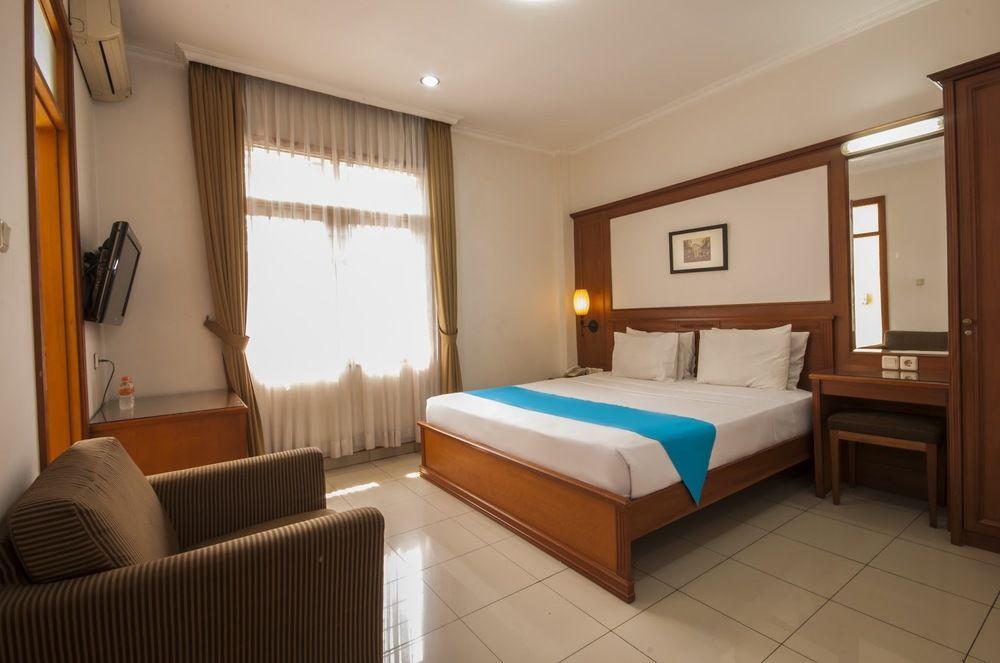 Caryota Hotel Bandung Buitenkant foto