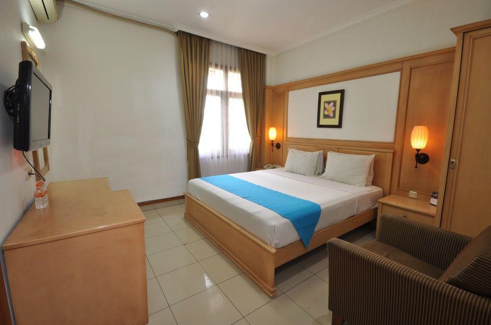 Caryota Hotel Bandung Buitenkant foto